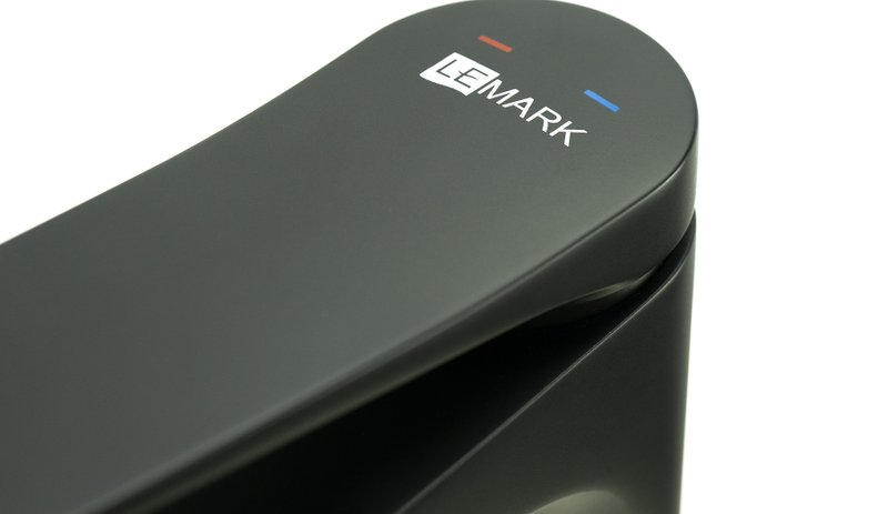 Смеситель для раковины Lemark Bronx LM3709BL, черный