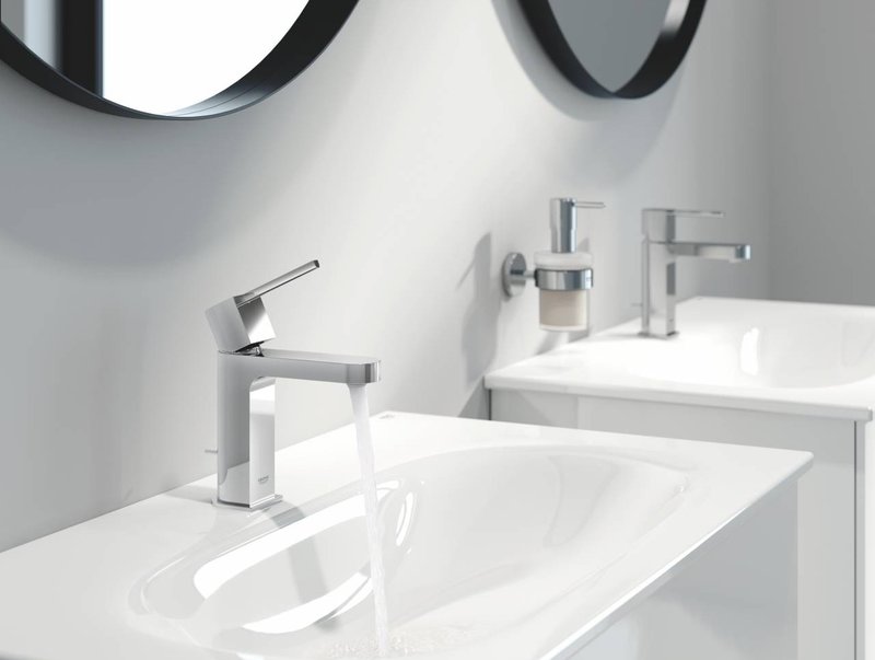 Смеситель для раковины Grohe Plus